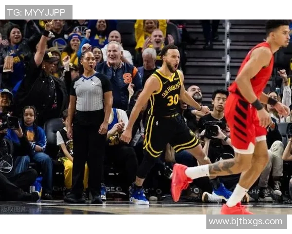 勇士力克雷霆,克雷·汤普森三分爆发,狂砍35分 勇士力克雷霆,克雷·汤普森三分爆发,狂砍35分